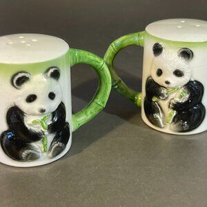 Vintage Panda Bear Salt and Pepper Shakers (1367)